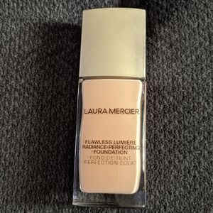 Laura Mercier Flawless Lumiere Radiance Foundation